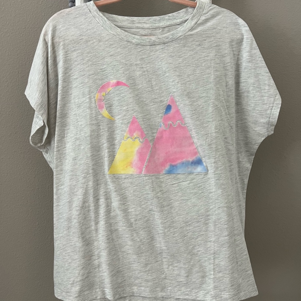Zyia, applied print, fitted tee (fits like xl)